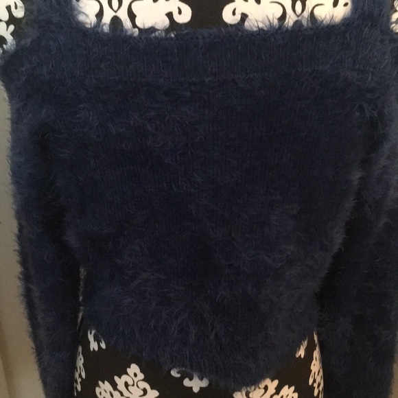 Top - Picture 2 of 3